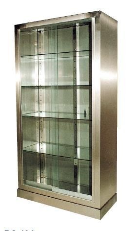 Vitrina metálica con puertas y baldas de cristal, Mobiliario clínico